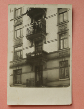 Ansichtskarte Foto AK Hamburg Wandsbek 1913 Hausansicht Balkon Paar Architektur Ortsansicht